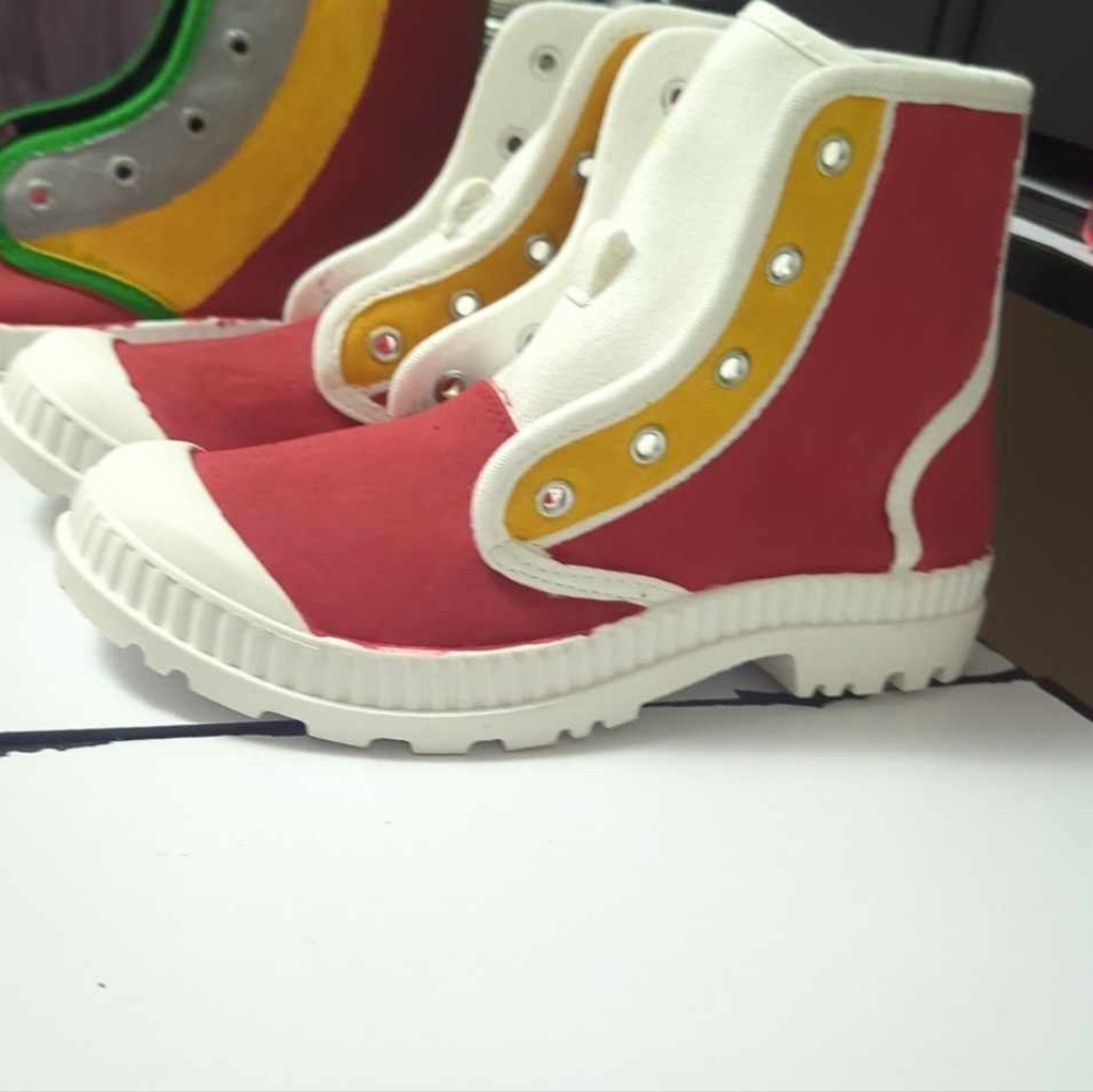 Customized Shoes - Picture 3 of 4